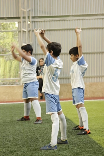 تصاویری از بازی دوستانه مدرسه فوتبال دُرفَک البرز و داماش البرز در زمین چمن خانه خورشید جهانشهر کرج